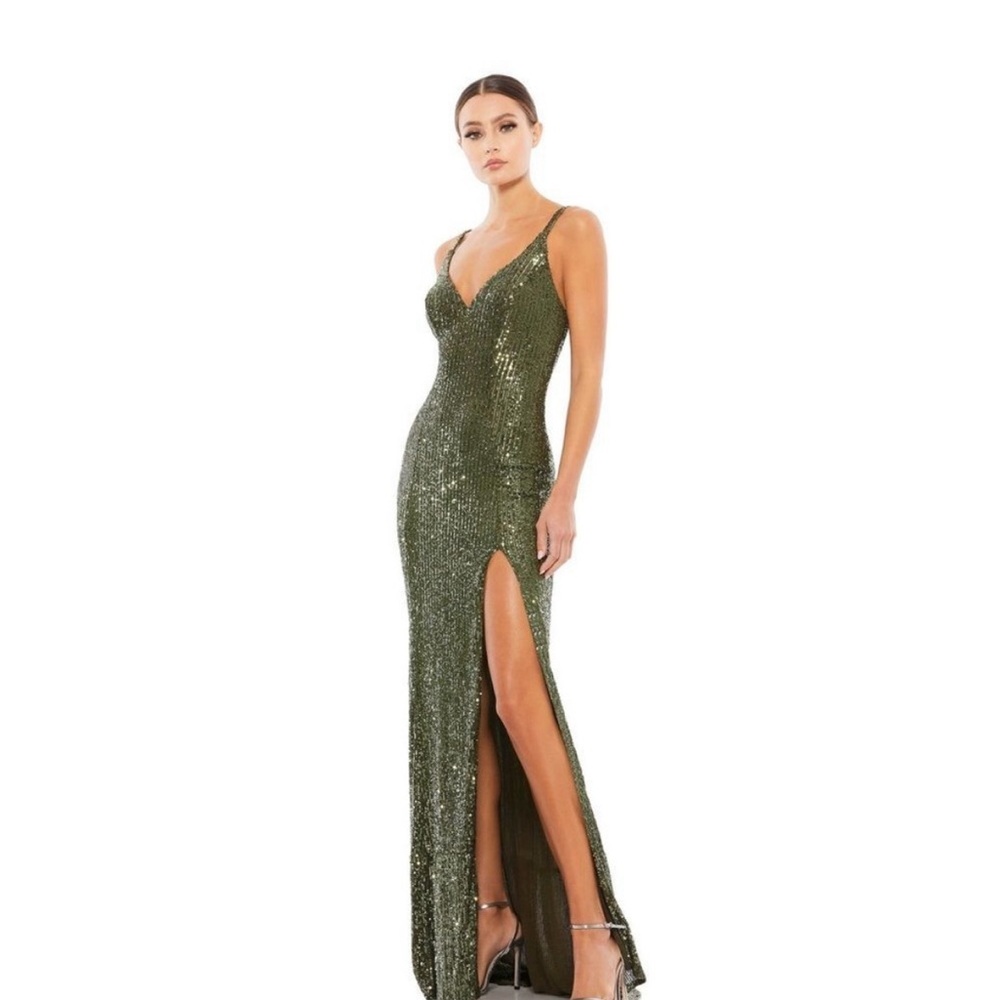 Elegant Green Sequin Evening Gown
